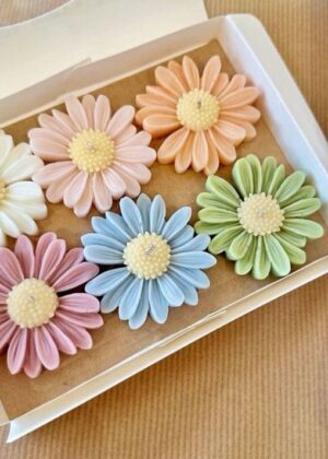 Dasiys flower candle