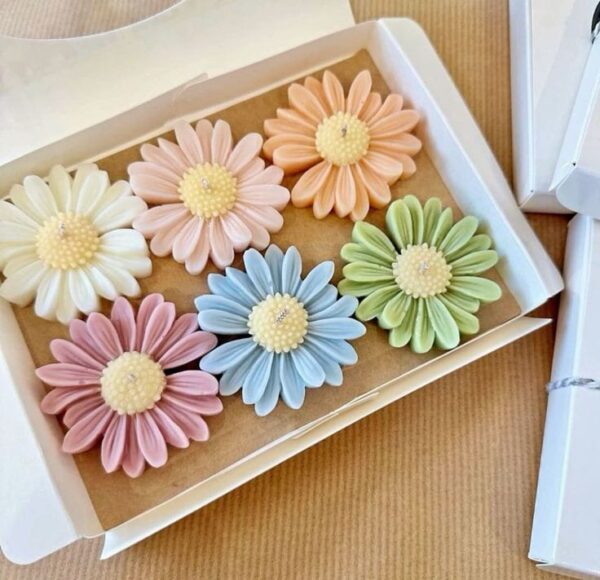 Dasiys flower candle