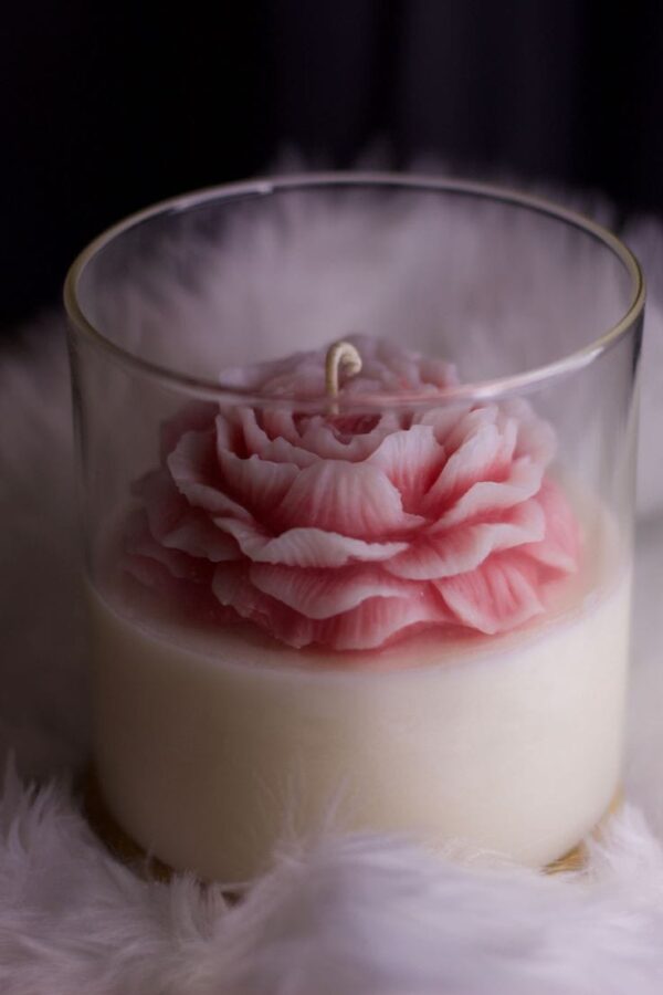 Pony flower candle