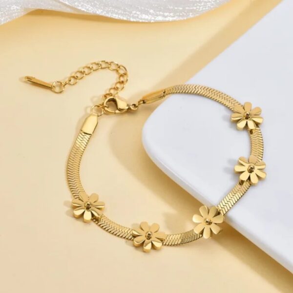 Elegant Gold-Plated Stone Bracelet - Image 5